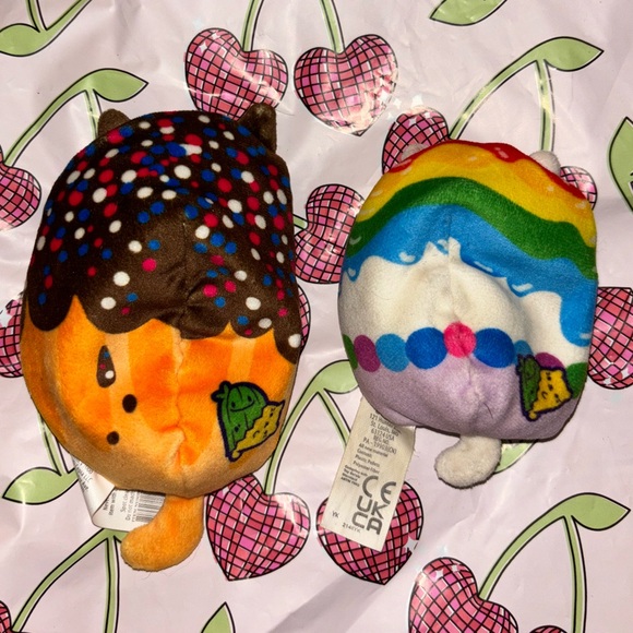 Cats VS Pickles Plushes - Picture 2 of 2